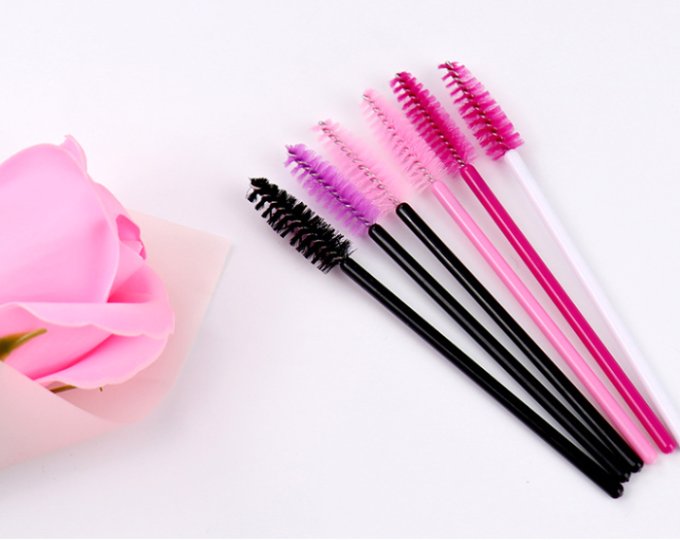 Lash Brush 